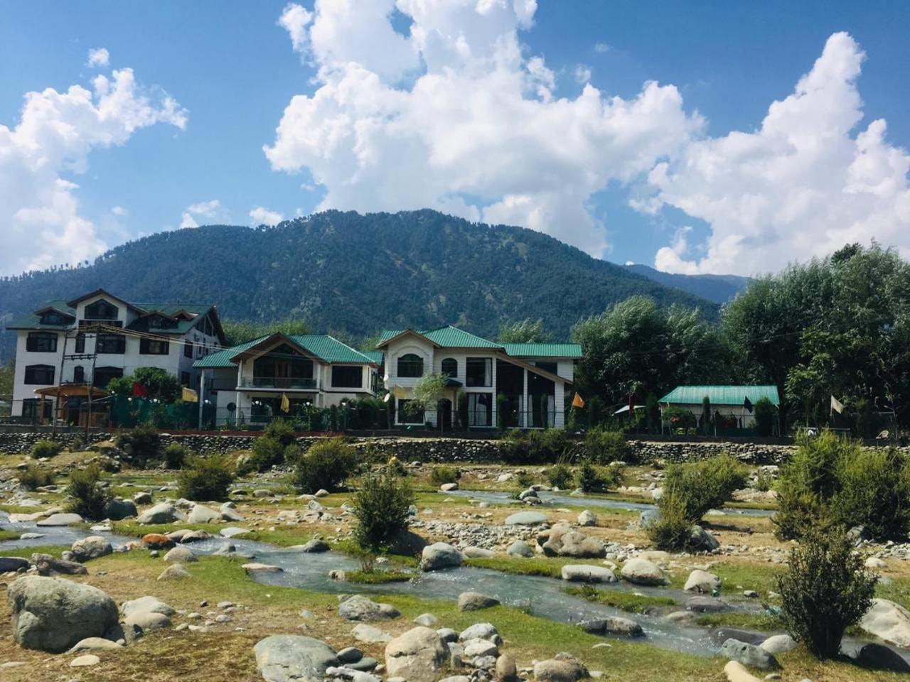 Sojourn Cottages Pahalgam Ngoại thất bức ảnh